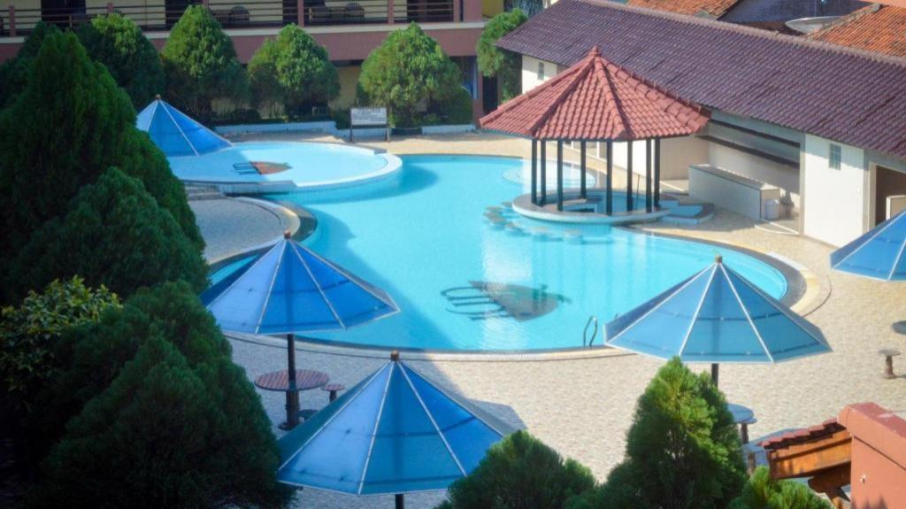 Uni Beach Hotel Pangandaran Exterior foto