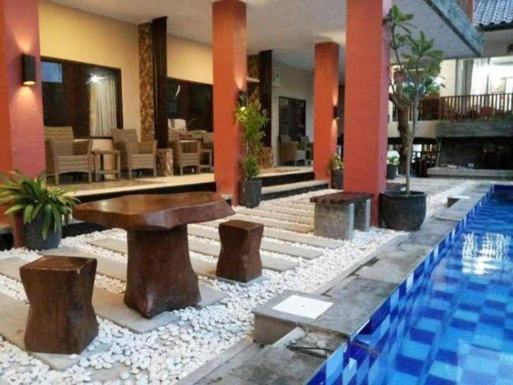 Uni Beach Hotel Pangandaran Exterior foto